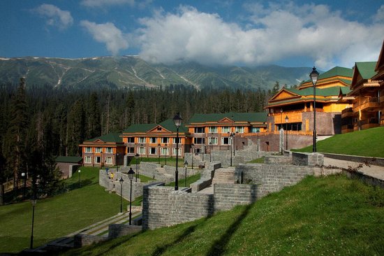 The Khyber Himalayan Resort and Spa: Luxury Travel in Kashmir: Staying in the Best Resorts and Hotels