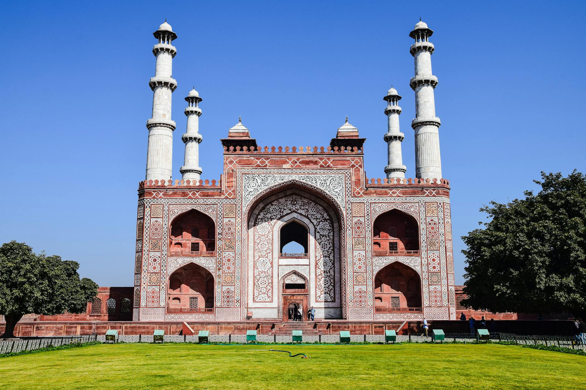 akbars tomb in sikandra agra india