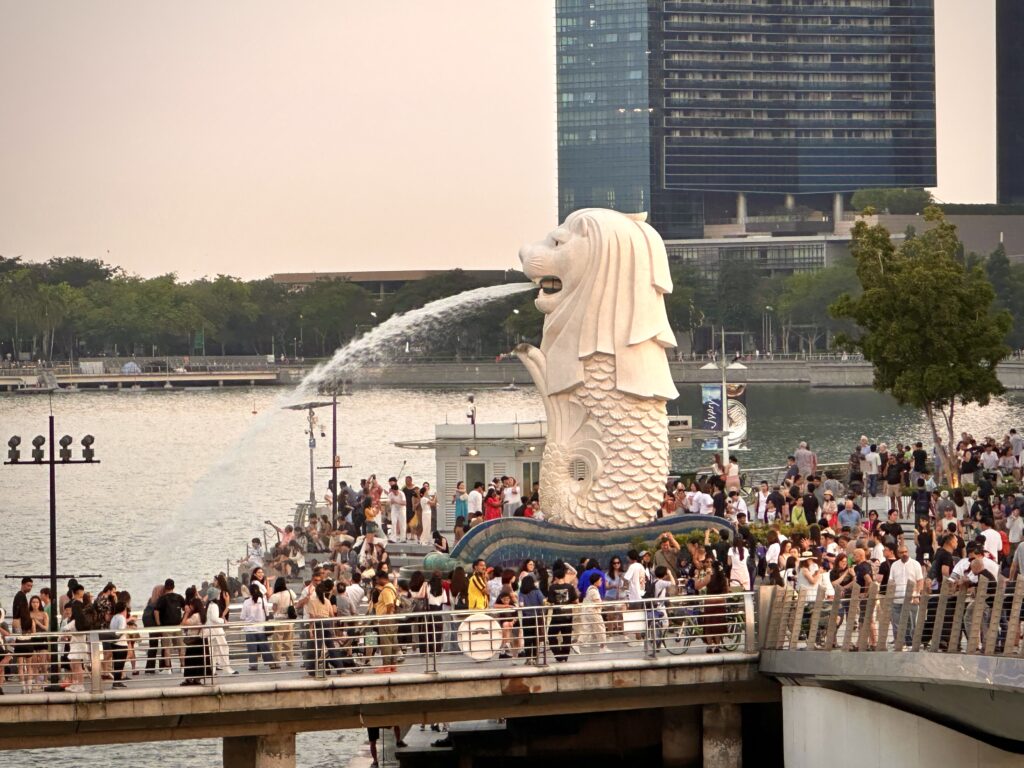 Merlion park from Jubilee Bridge Singapore
