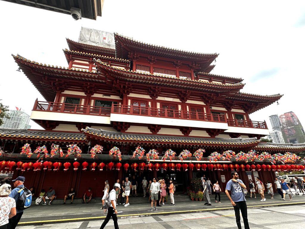 The Buddha Tooth Relic Temple in Chinatown 